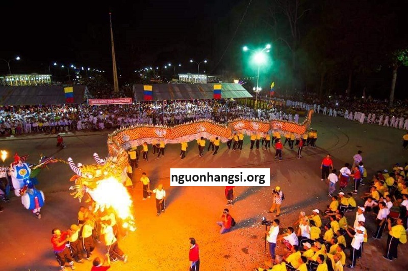 lễ hội rước đèn và múa rồng nhan tại chùa tòa thánh tây ninh