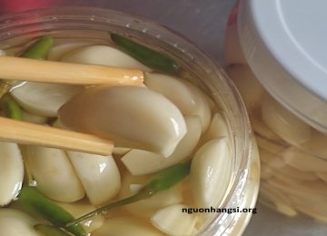 huong-dan-cach-lam-toi-ngam-chua-ngot-don-gian-tai-nha