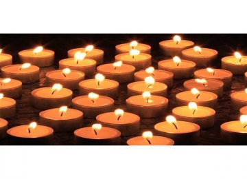 nguon-hang-si-nen-tealight-hoa-mai-100vhop-mau-trang-vang-do-ko-mui-ko-khoi